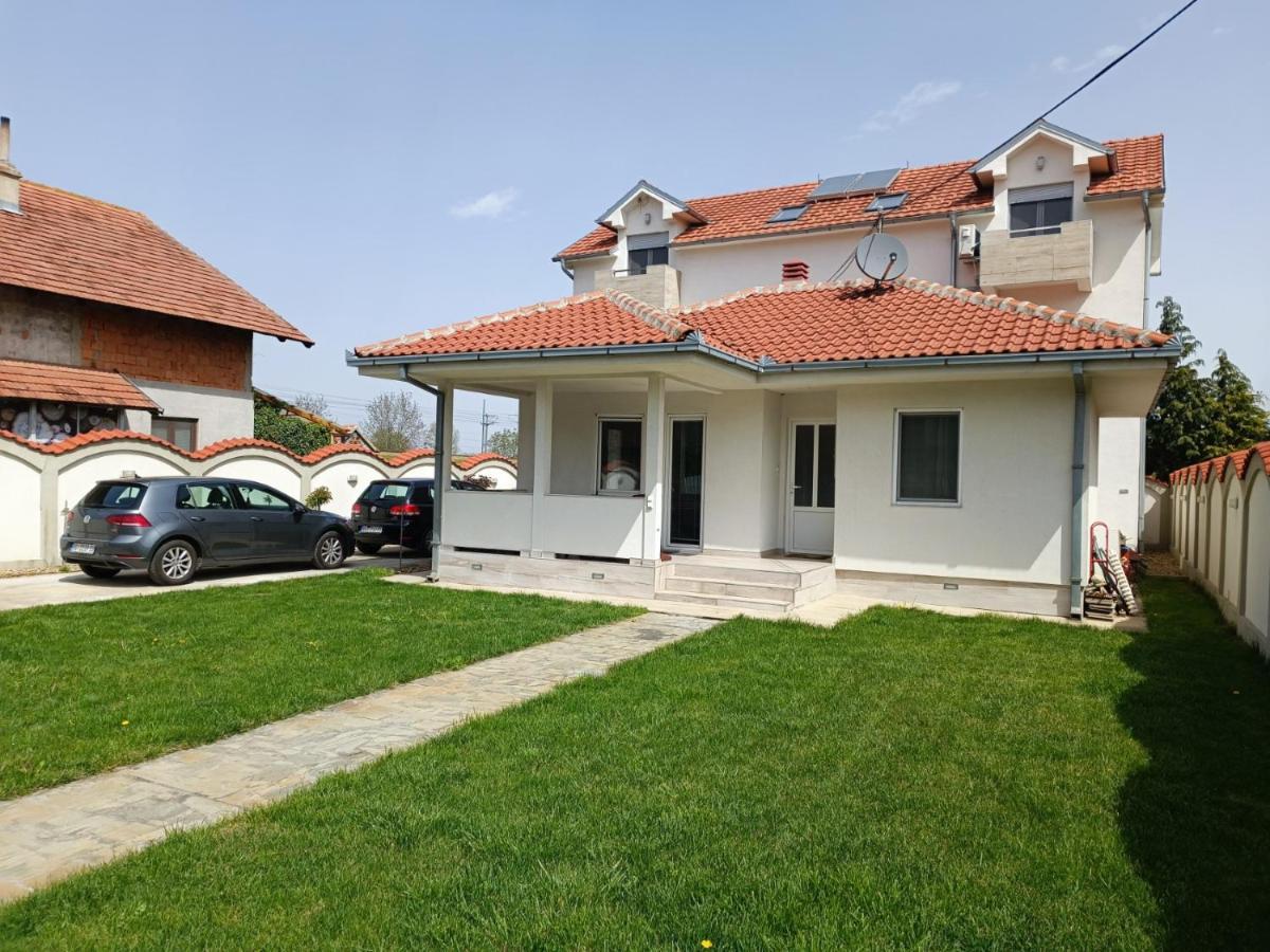 Serbian Home With Garden Krnjaca Exterior photo